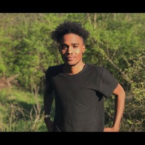 Meet your Posher, Derrick